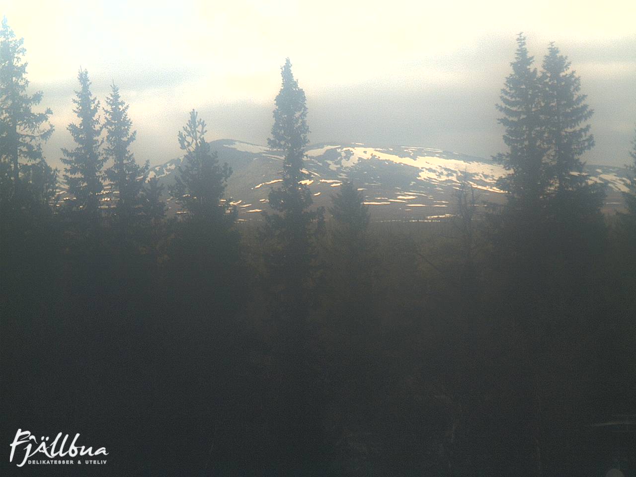 Fjällbua webcam 2025-05-15 16:00