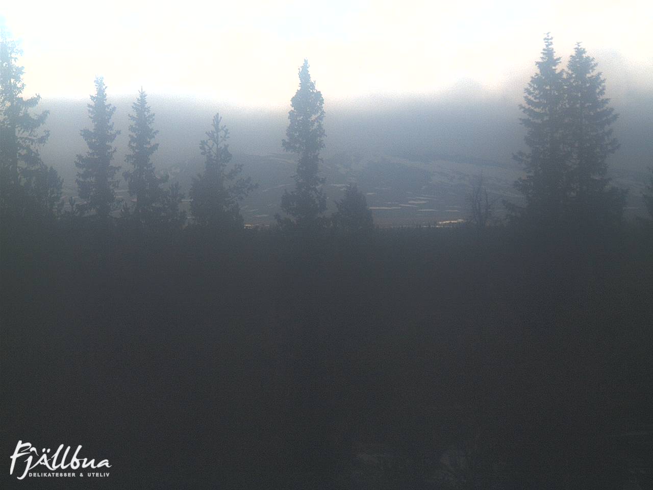 Fjällbua webcam 2025-05-15 18:00